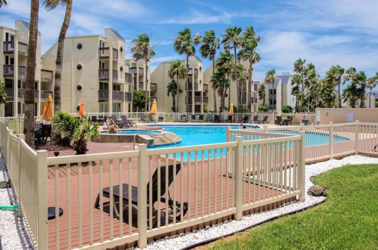 New Stunning Ocean-View Beachfront Resort, Heated Pool! サウス・パドリー・アイランド エクステリア 写真