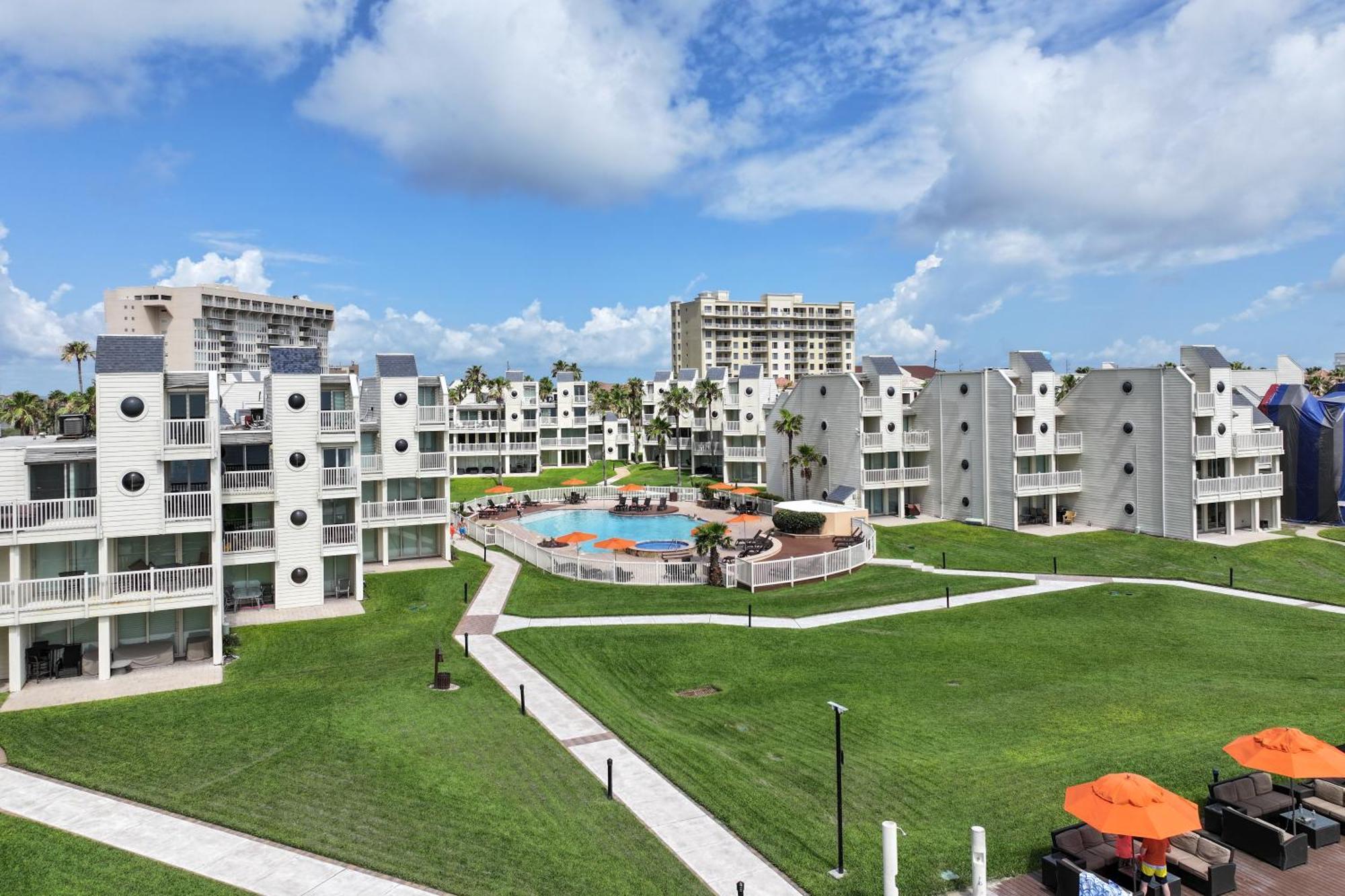 New Stunning Ocean-View Beachfront Resort, Heated Pool! サウス・パドリー・アイランド エクステリア 写真