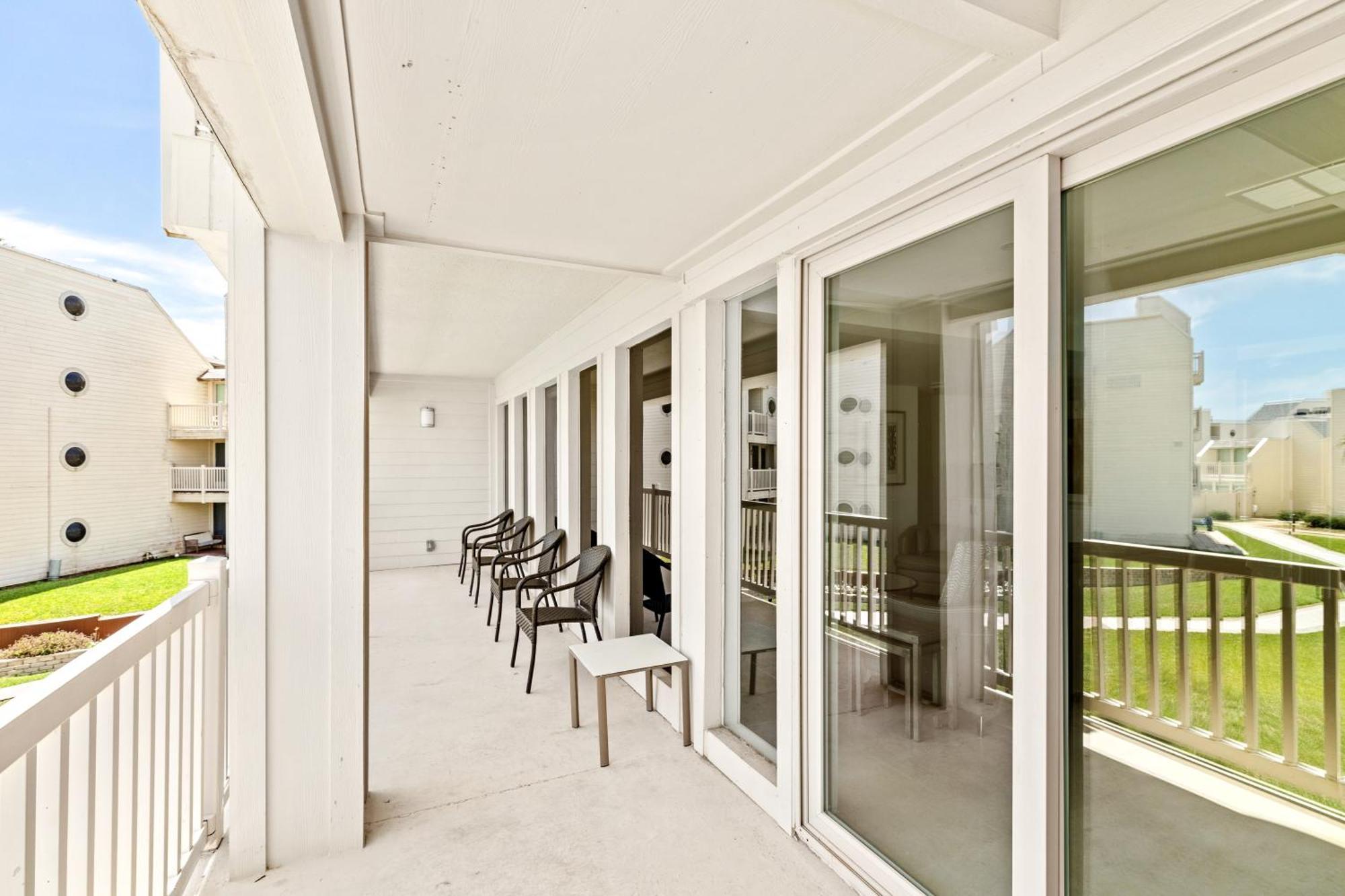 New Stunning Ocean-View Beachfront Resort, Heated Pool! サウス・パドリー・アイランド エクステリア 写真